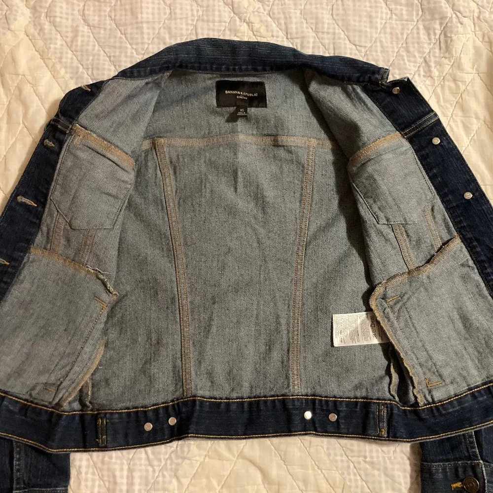 Banana Republic Essential Jean Jacket - Picture 4 of 7